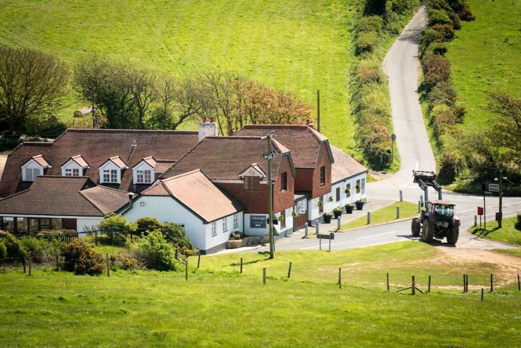 The Chequers Inn Rookley Exterior photo